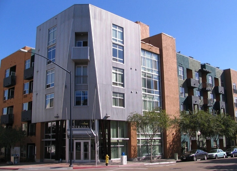 Image right